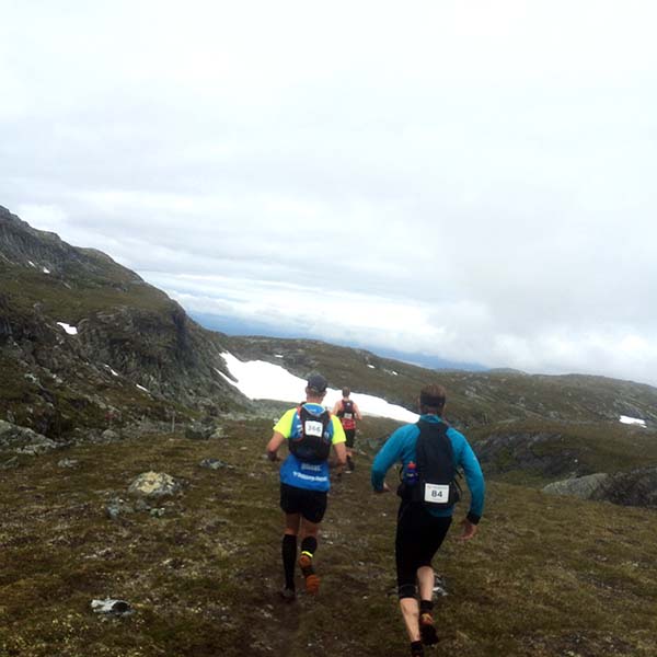 "Hallå Trelleborgs Allehanda". Killen till vänster hade en tröja från Sydkustloppet 2015. En vän på fjället! Loppet var långt, riktigt långt, så man fick möjlighet att snacka en hel del med de andra löparna. Väldigt kul!
